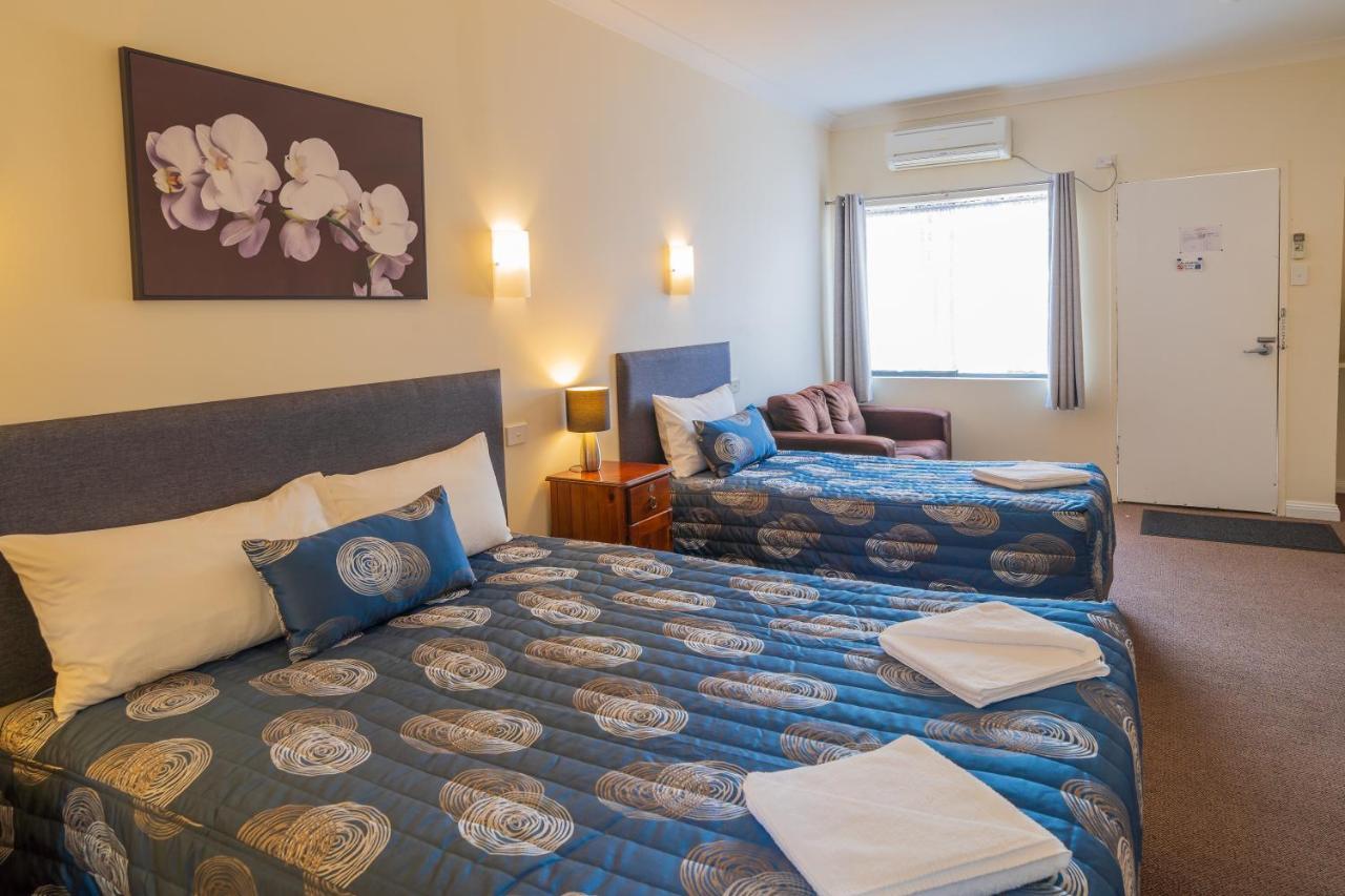 Castle Motel Касълмейн Екстериор снимка